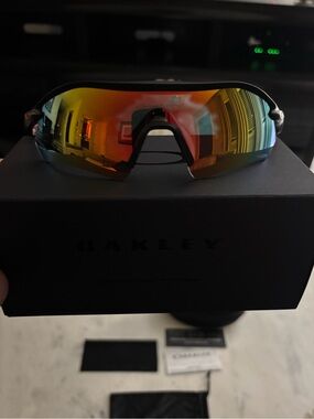 Oakley Radar Plate Sunglasses